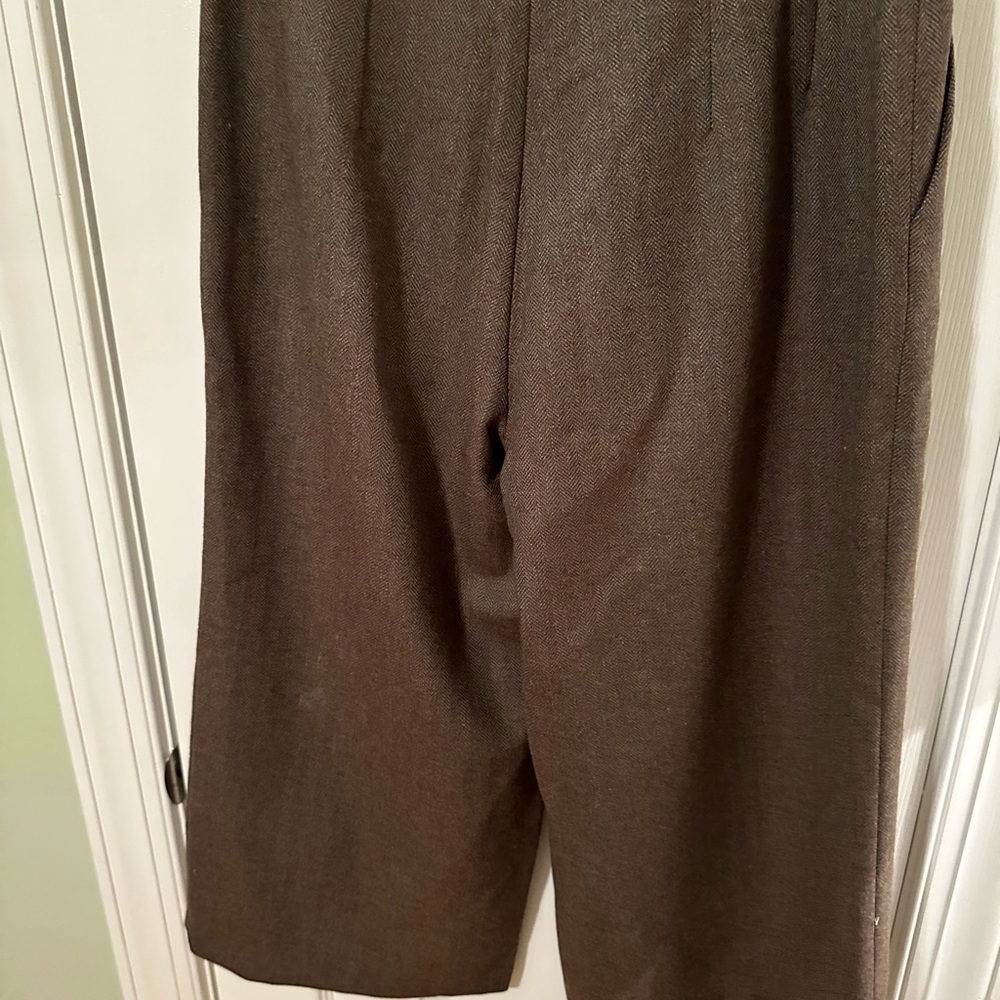 Elegant Brown Cropped Pants